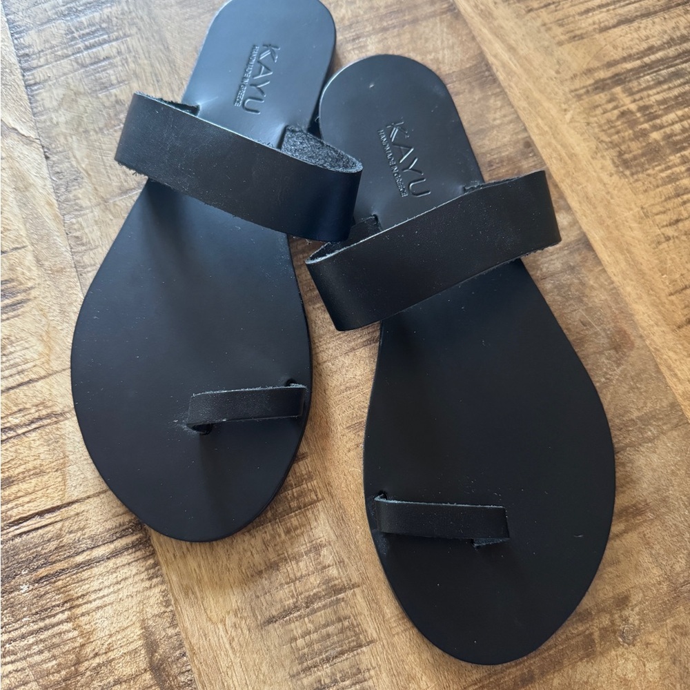 NWOT Kayu Handmade in Greece Black Leather Sandals Size 37